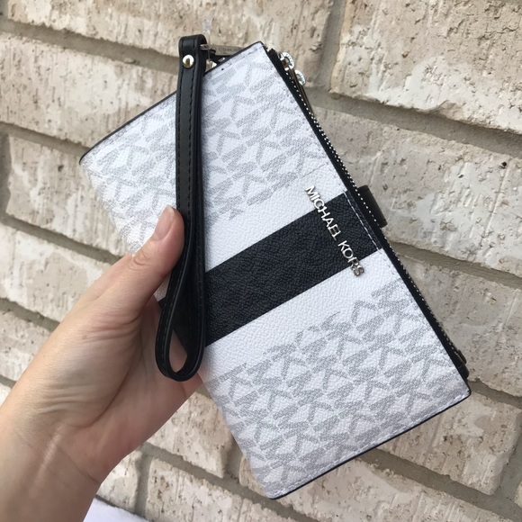 Nwt! Michael kors wallet wristlet - Picture 2 of 8
